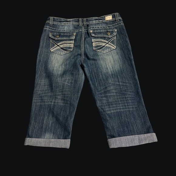 Ladies Tattoo Miley capri. Ripped patch distressed with embroidered back pockets - Picture 2 of 7